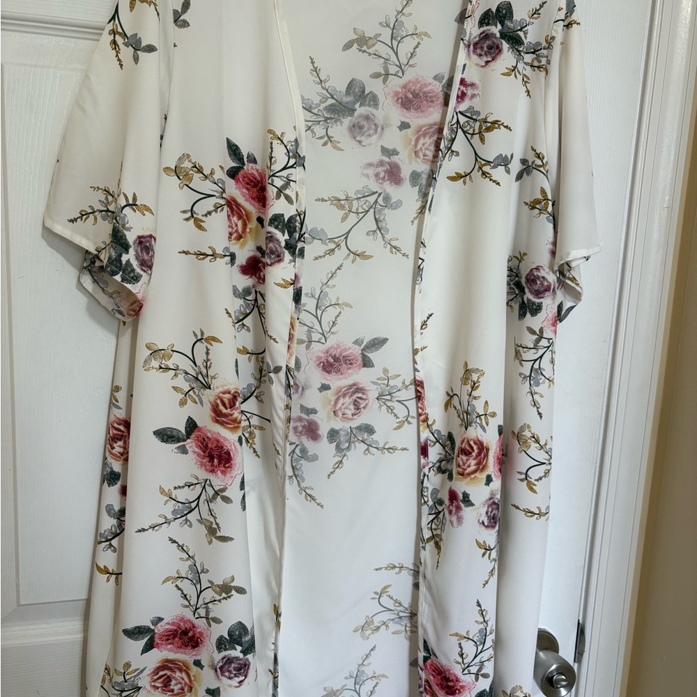 SHEIN Floral Print uppar with Gold and Green Accents